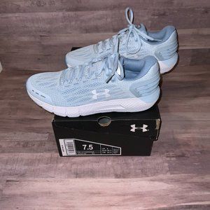 Under Armour Sneakers